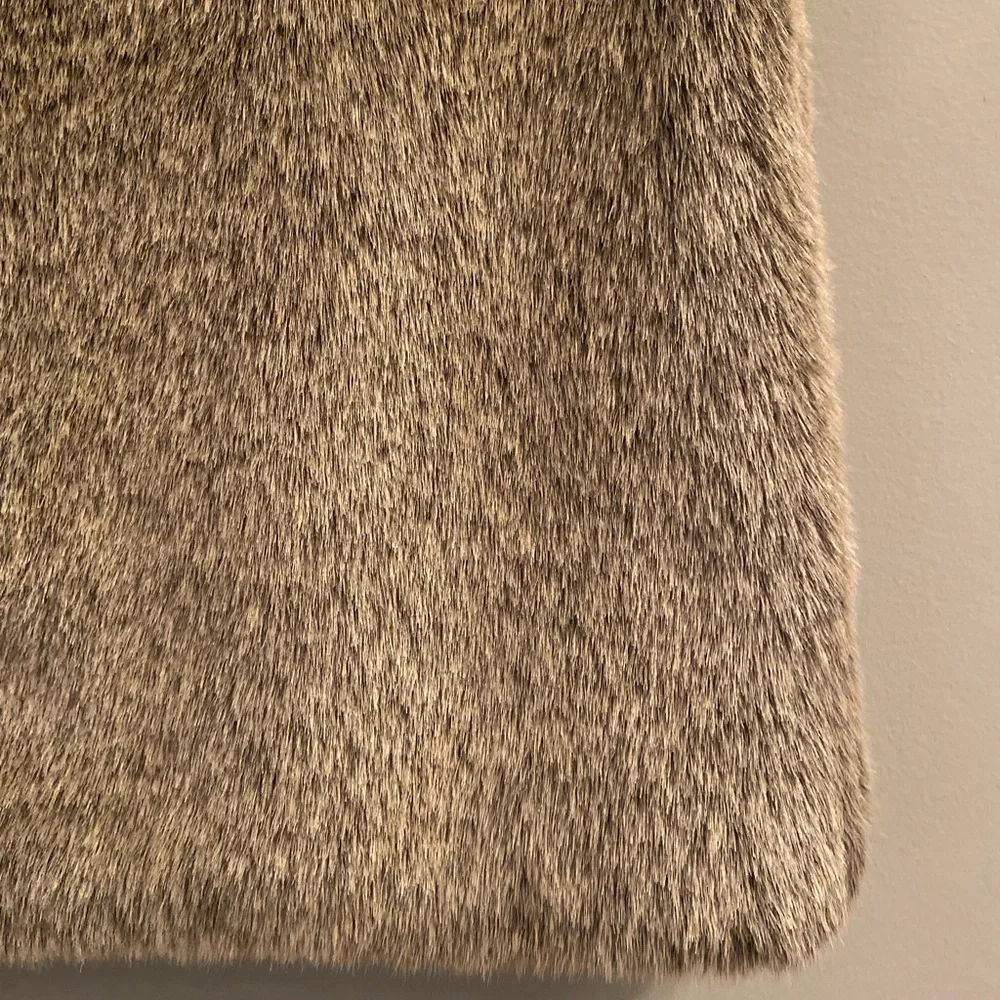 J. McLaughlin Bree Faux Fur Skirt, Size 2 - Picture 5 of 11